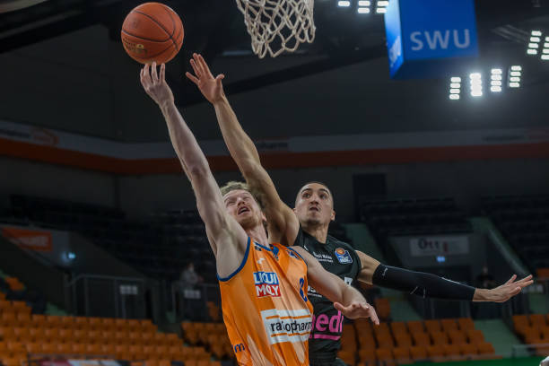 预计续约至 预计续约至