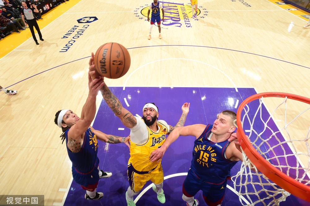 B费和萨拉 B费和萨拉